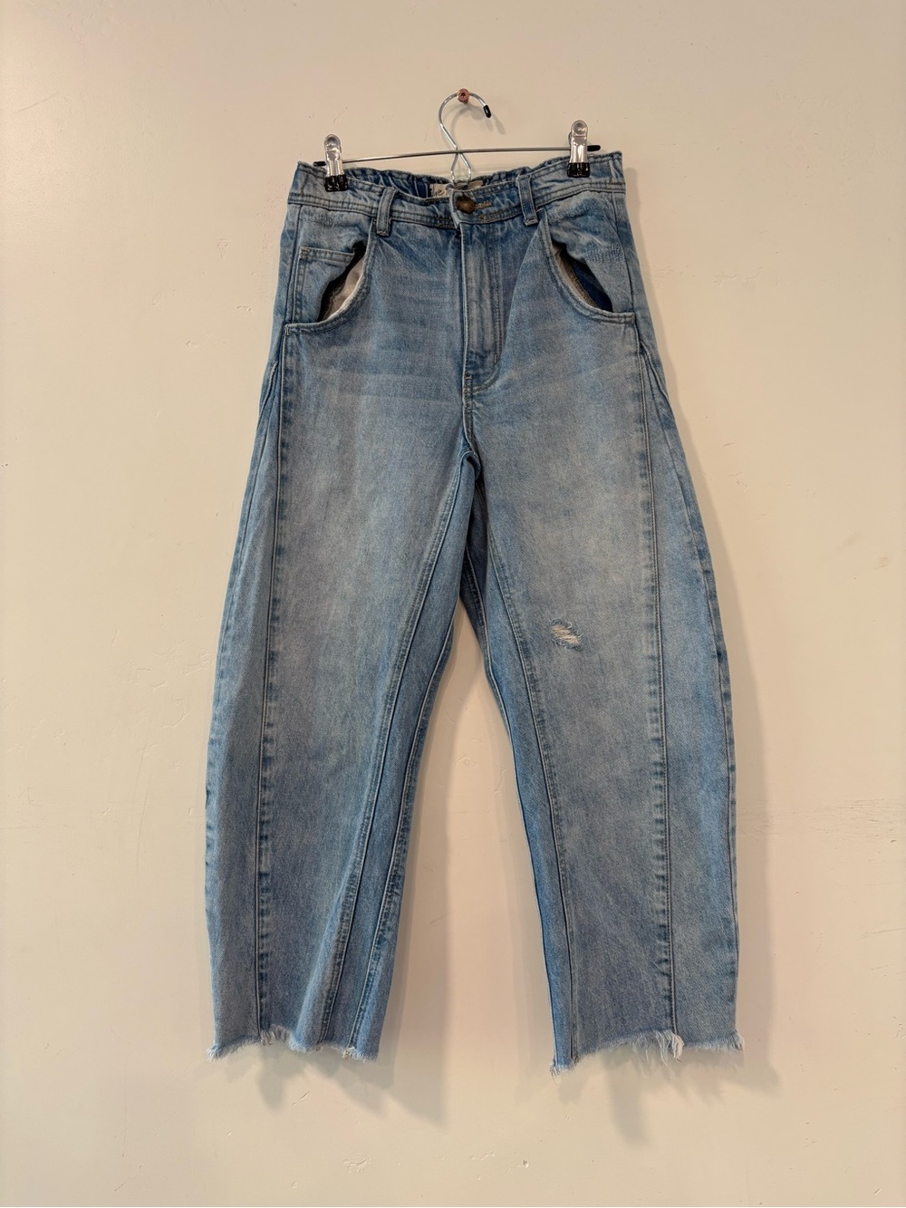 Free People Slouchy barrel-leg silhouette Raw Cut Gem Women Size 24